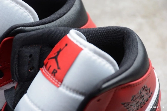 554724-069 Toe 1 Jordan Chicago Air 554724-069 Mid 1006